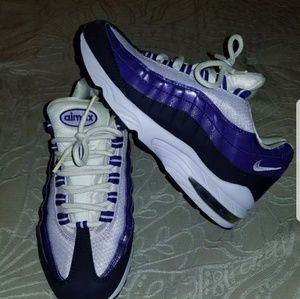 🔥NEED GONE! NIKE AIR MAX 95s SIZE 7Y=8.5/womens🔥